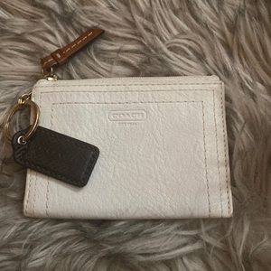 Coach ID leather coin wallet. Good condition.